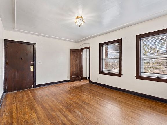 3rd image of 2300 Jefferson Ave APT 6