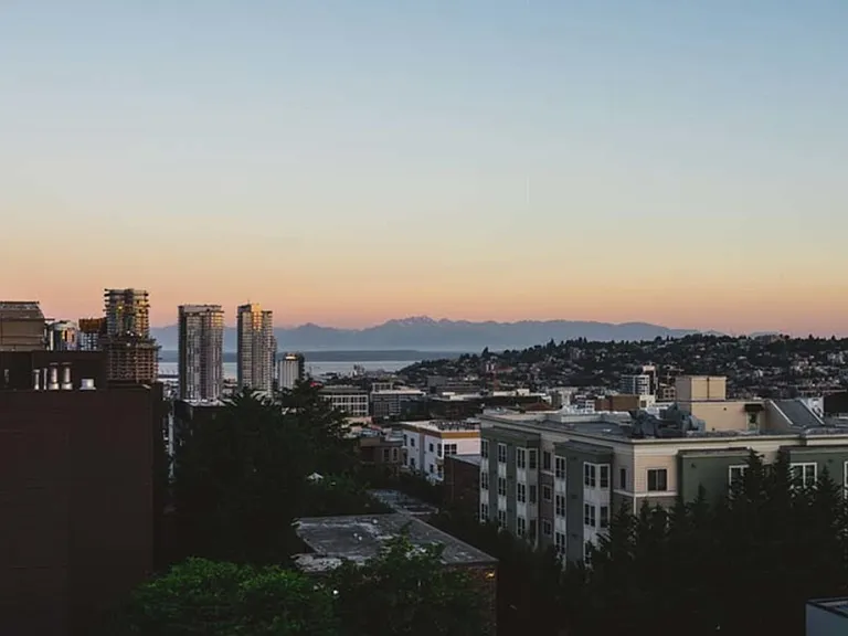 You won't want to miss the sunsets as a resident of Modera Broadway!
