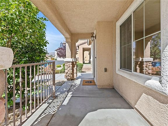 4th image of 9530 Milkweed Canyon Ave