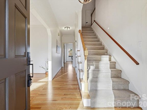 3rd image of 1920 Baker Ct