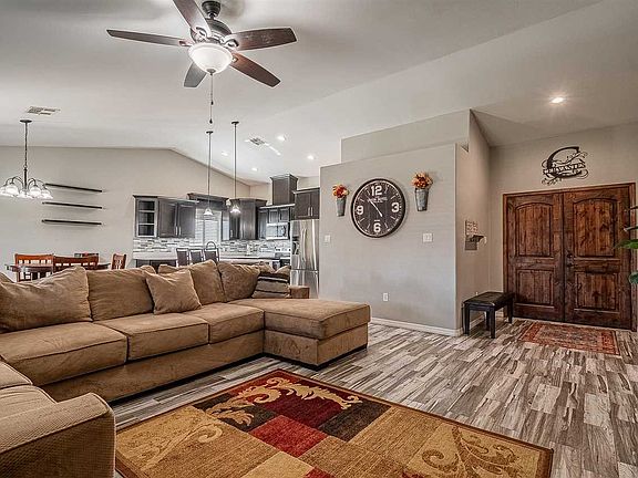 5th image of 8636 E 34th Ln