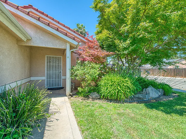 6053 N Mitre Ave — Photo 47
