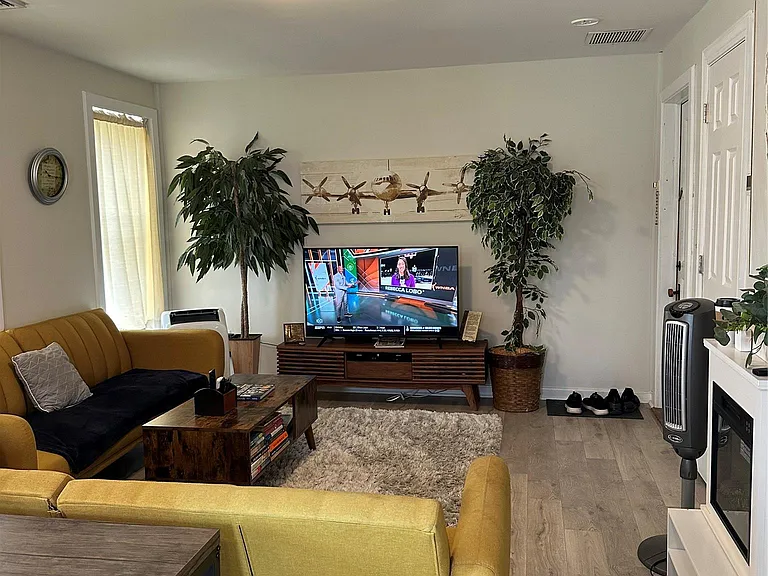 29 N Main St #3E — Photo 6