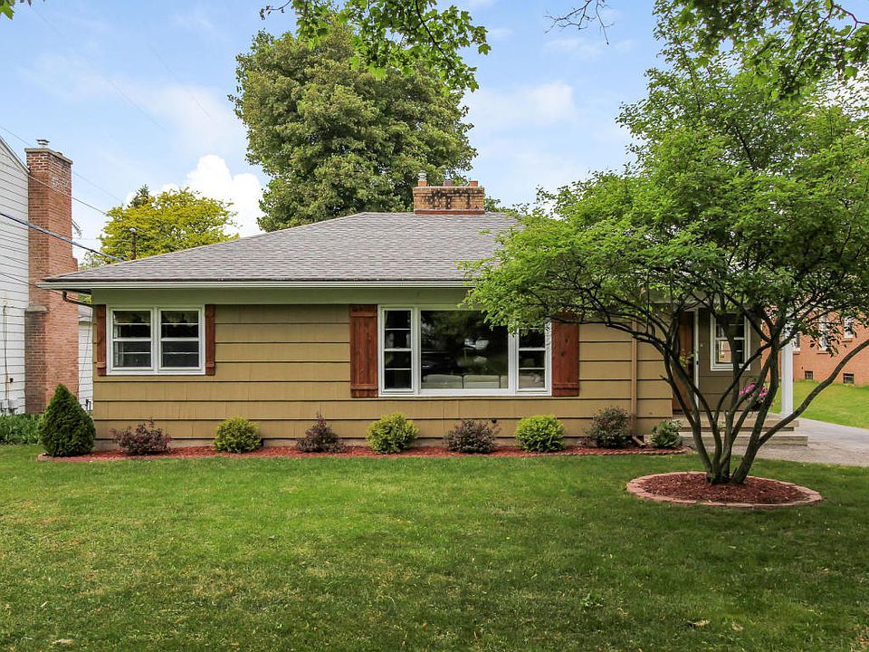1st image of 2465 Coit Ave NE