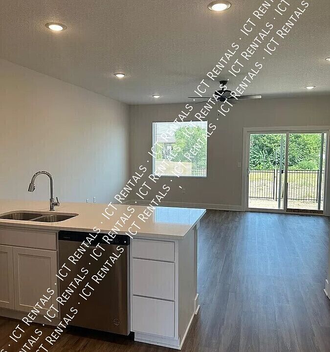 1st image of 1120 N Broadview Ln #1