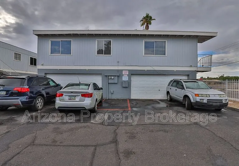 6653 N 27th Ave — Photo 3