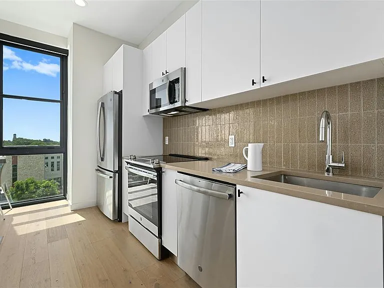 800 Embassy Dr #507 — Photo 5