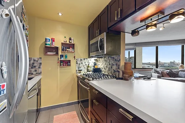 Rented by Corcoran | media 27