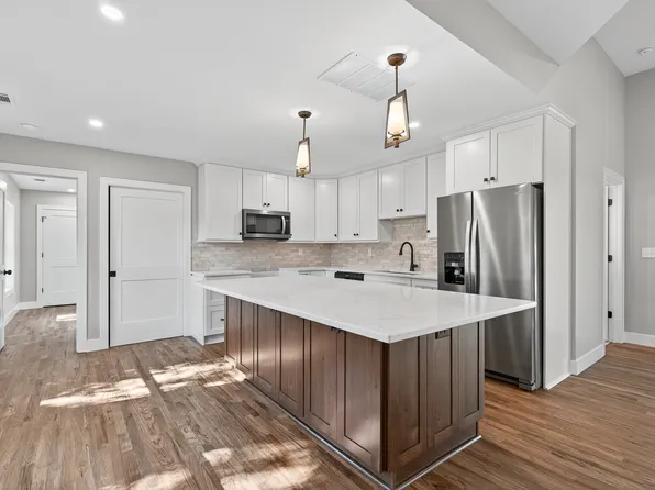 403 Main St, Garden City, MO 64747