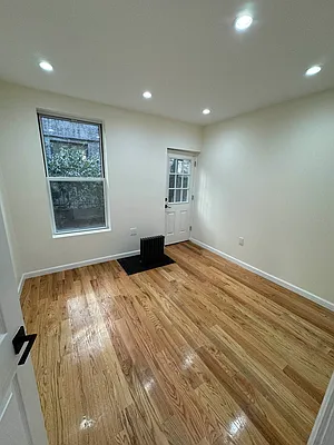 Rented by Compass | media 13