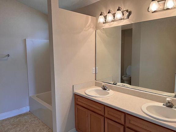 4th image of 3275 Emerson Ln