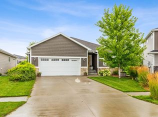 713 Albert Dr W, West Fargo, ND 58078