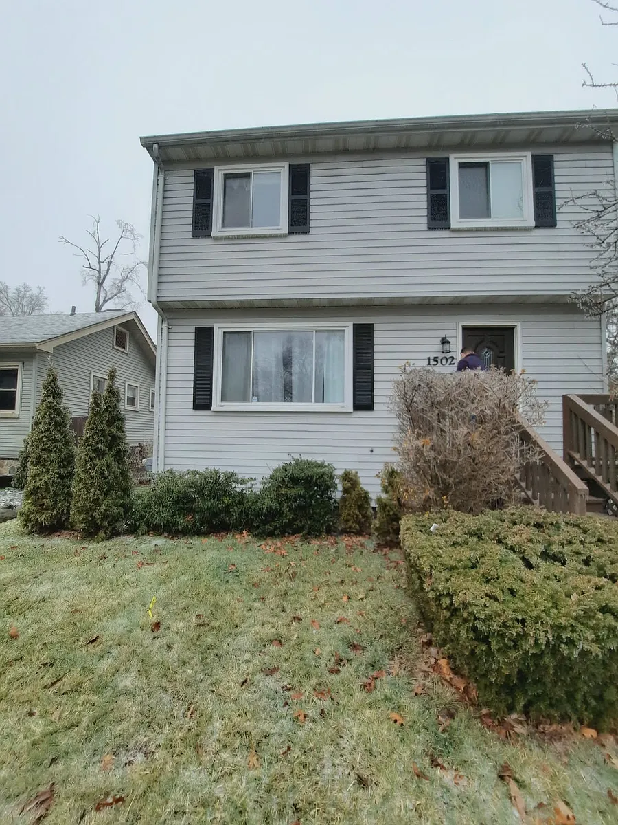 Building Photo - 1502 Wyandotte Ave