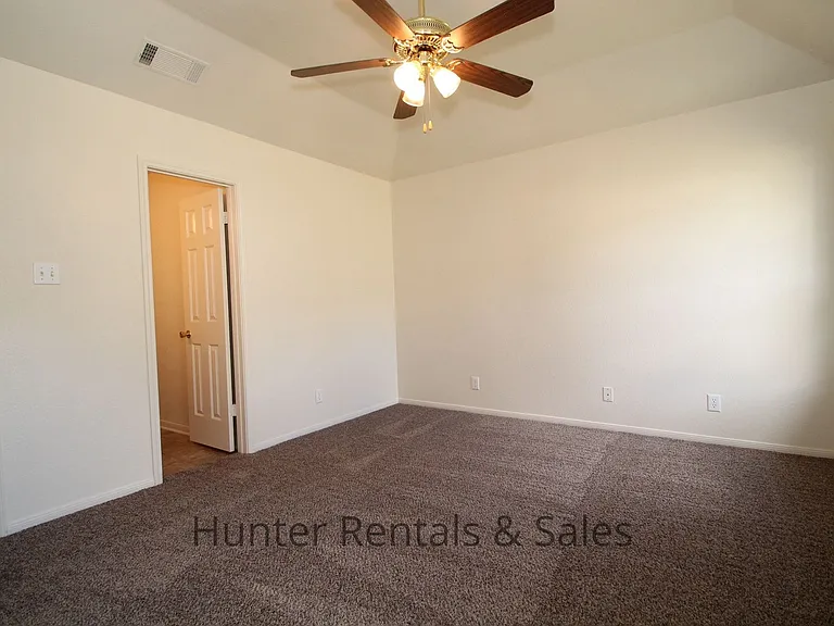 4705 Fawn Dr — Photo 15