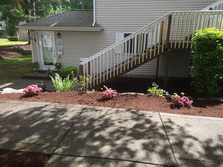 Summers Manor — Photo 13
