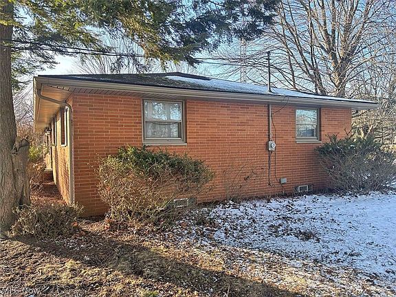 3rd image of 1179 Alliance Rd NW