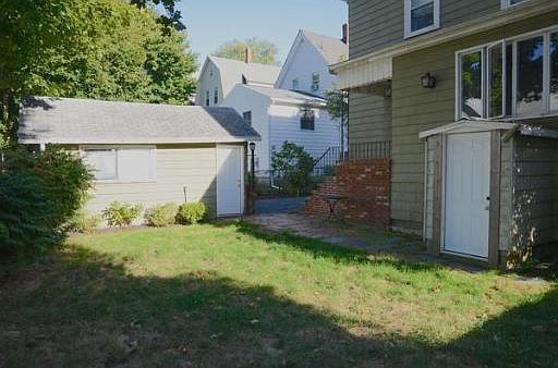 4th image of 28 Atkins Ave #1