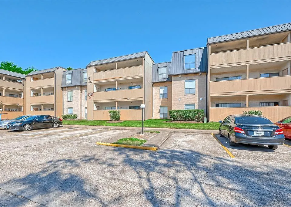 8427 Hearth Dr #36