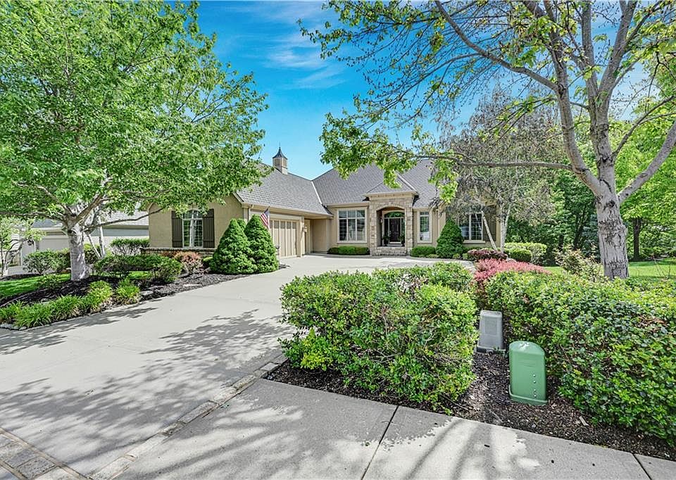1st image of 16719 Country Club Dr