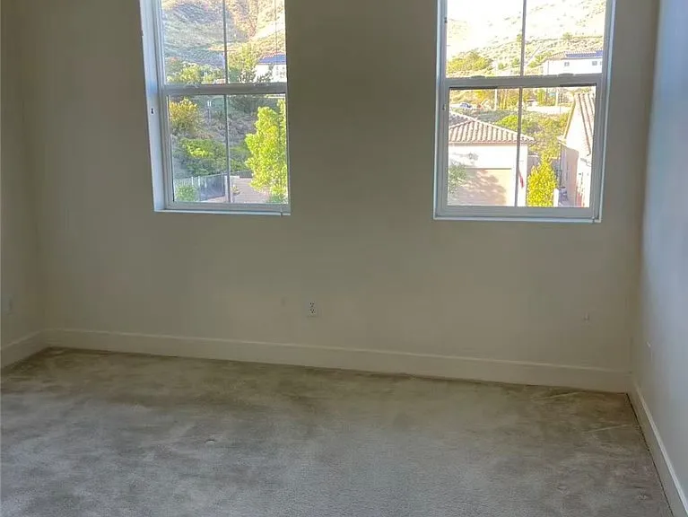 19042 Martino Ct — Photo 28