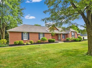 114 Brentwood Dr, Hudson, OH 44236