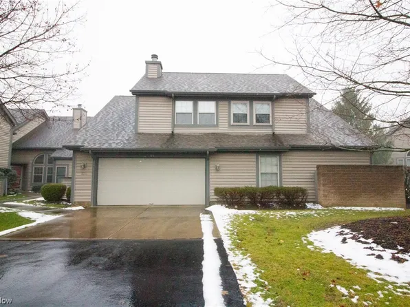 372 N Bayshore Dr, Columbiana, OH 44408