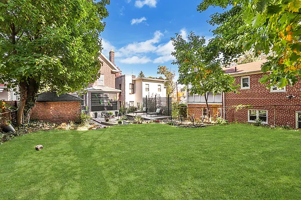 Sold by Trebach Realty | media 27