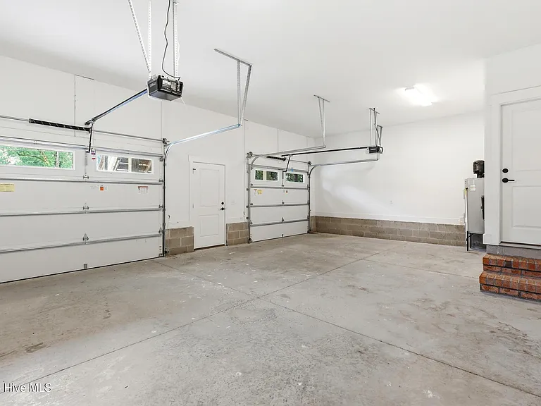 213 Myrtle Ave — Photo 45