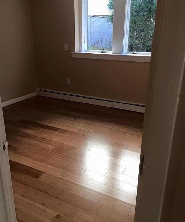 2nd image of 10 Yeamans St