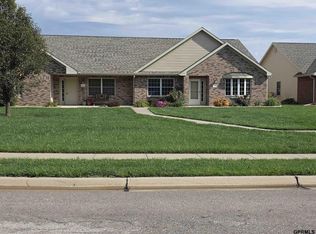 394 S 25th St, Beatrice, NE 68310