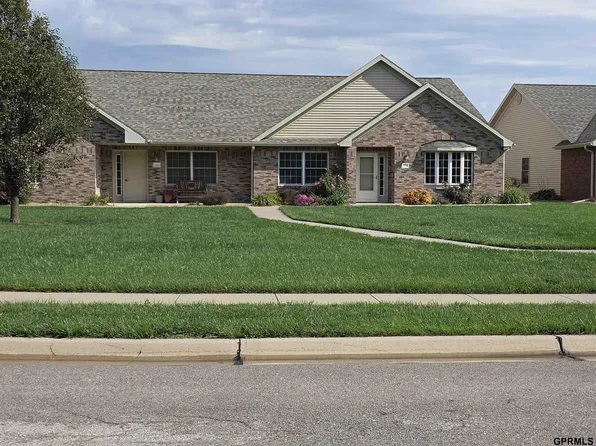 394 S 25th St, Beatrice, NE 68310