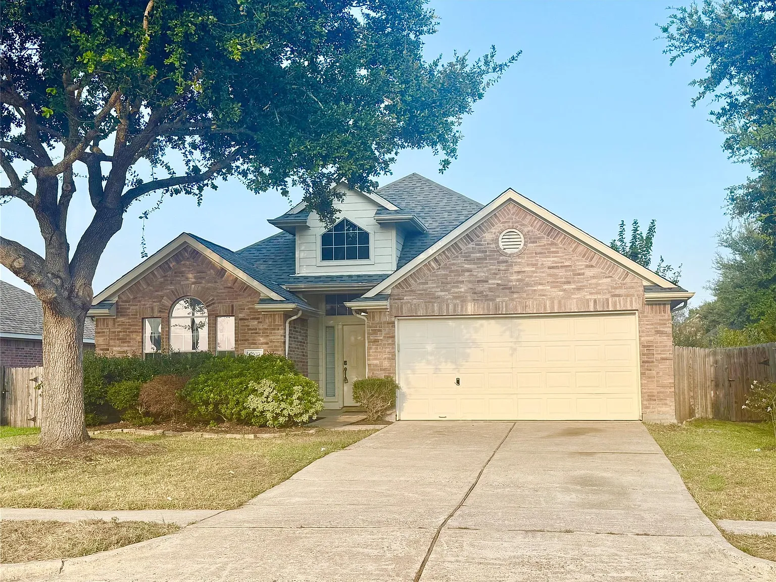 3 bed, 2.0 bath, 1730 sqft, $1,900 — Photo 1