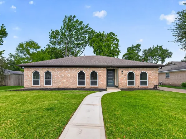 1307 Hitherfield Dr, Sugar Land, TX 77498