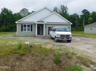 606 Bright Harvest Dr, Maysville, NC 28555