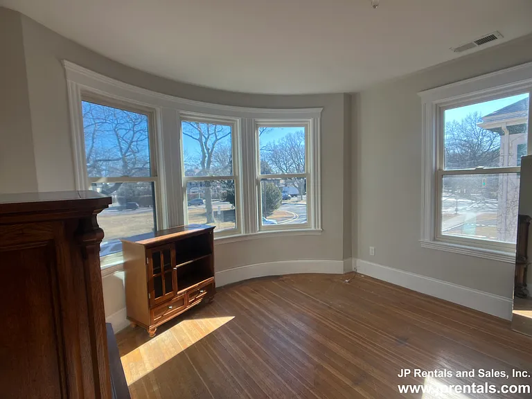 1 Arborway — Photo 29