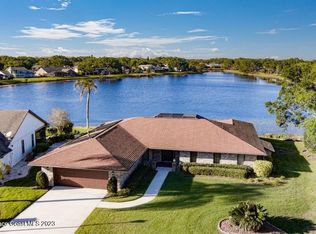 537 Crystal Lake Dr, Melbourne, FL 32940