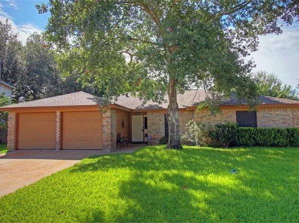 6911 Windy Pines Dr, Spring, TX 77379