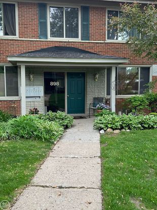 898 N Adams Rd, Birmingham, MI 48009
