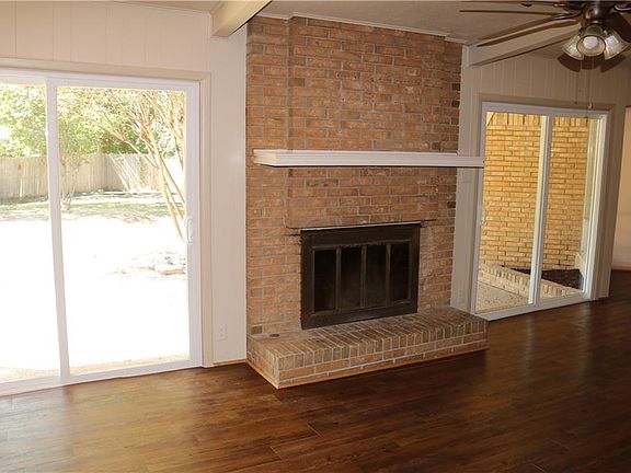 5th image of 900 Crestview Dr
