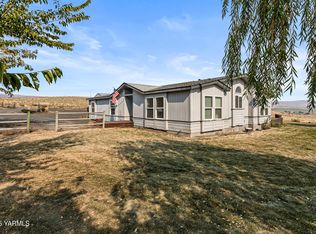 1060 Wenas View Dr, Selah, WA 98942
