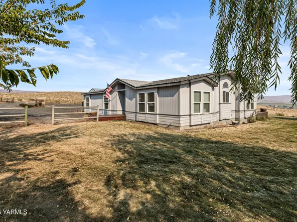 1060 Wenas View Dr, Selah, WA 98942