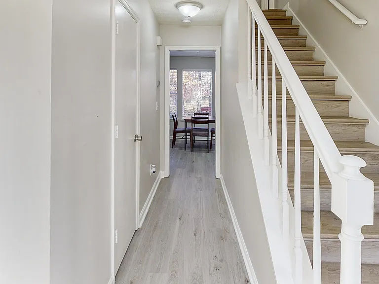 410 Lake Dylan Ct — Photo 10