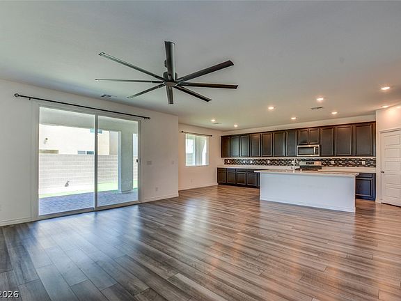 3rd image of 6808 Bayou Hollow Ave
