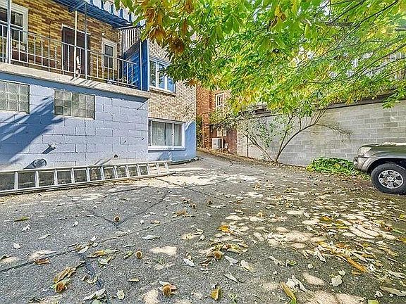 5th image of 1702 Pioneer Ave