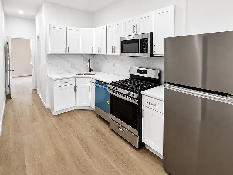 462 Onderdonk Ave #2L — Photo 5