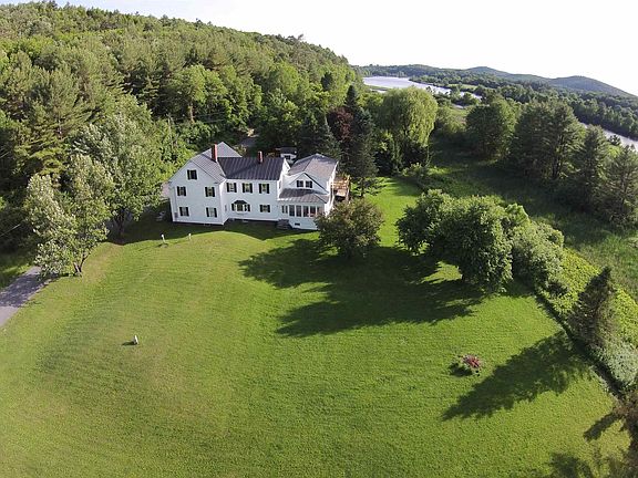 3rd image of 207 River Road