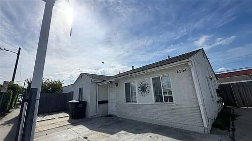 1104 Torrance Blvd Photo 1
