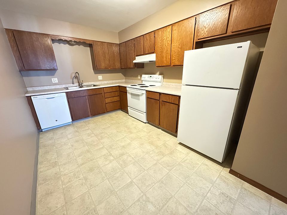 1st image of 830 S 10th St APT 11
