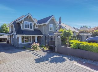 2332 Haywood Ave, West Vancouver, BC V7V1X7