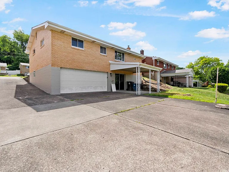 115 Green Glen Dr — Photo 3
